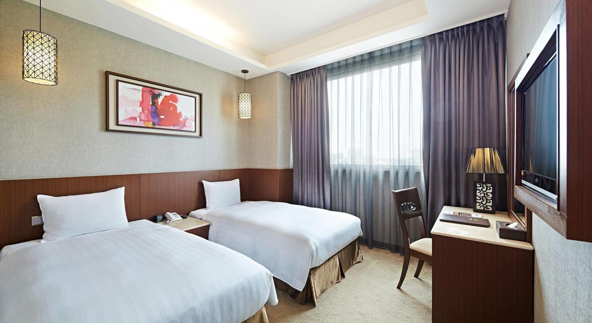 Guanko Hotel Città di Chiayi Esterno foto